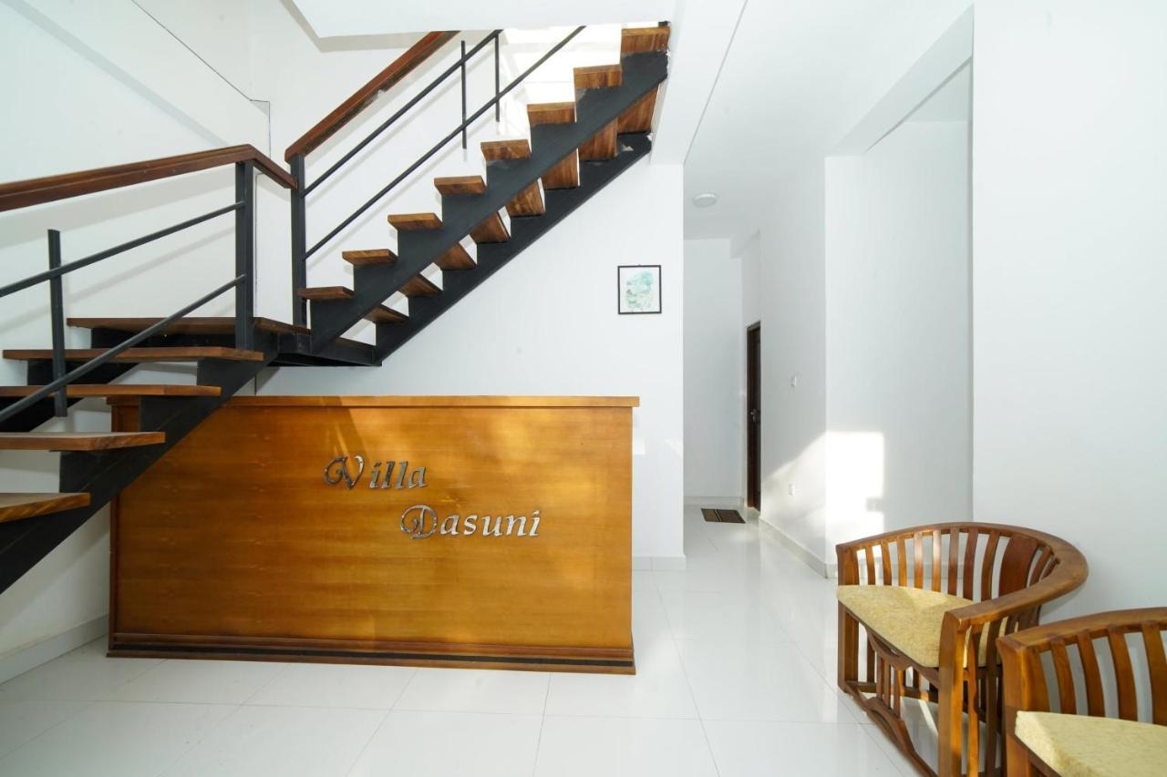 Oyo 555 Villa Dasuni Канді Екстер'єр фото