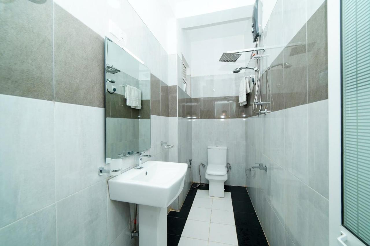 Oyo 555 Villa Dasuni Канді Екстер'єр фото