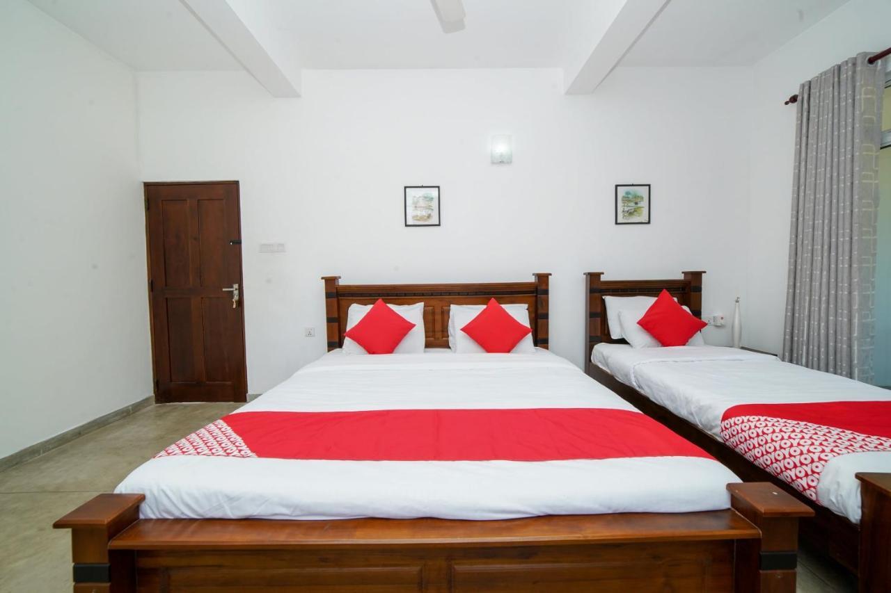 Oyo 555 Villa Dasuni Канді Екстер'єр фото